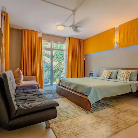 Pereybere Beach Paradise 4 Bedroom Apt Exterior photo