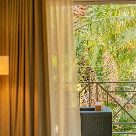 Pereybere Beach Paradise 4 Bedroom Apt Exterior photo