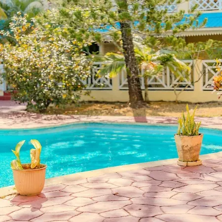 Pereybere Beach Paradise 4 Bedroom Apt Exterior photo