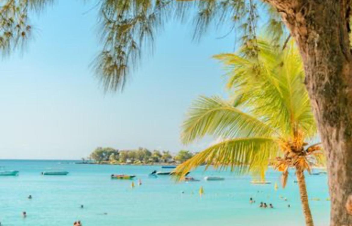 Pereybere Paradise 4 Bedroom * Pereybere Beach